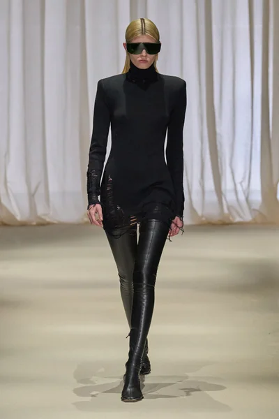 Look 1